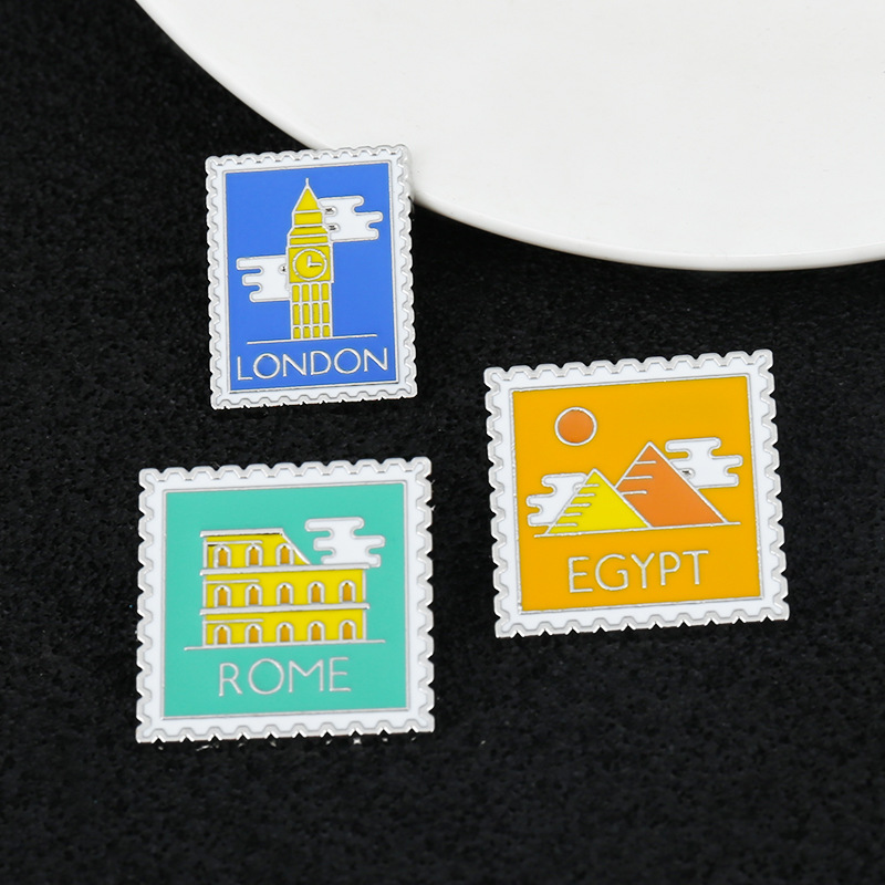 Fancy Album Alloy Badge Backpa - огляд і ціна Travel Accessories London