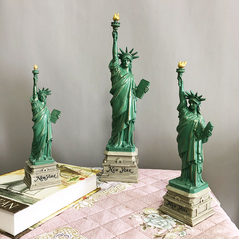 Statue of Liberty Model Desk A - огляд і ціна Travel Accessories New York