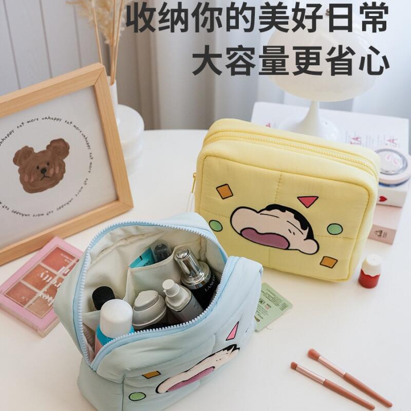 Crayon Shin-Chan Puffy Cosmeti - огляд і ціна Travel Accessories For Japan Trip